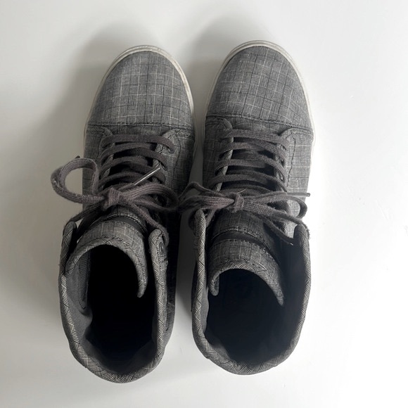 Vans High Tops- Rare Design! 6.5 - Picture 5 of 9